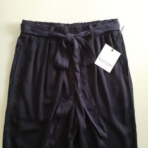 Bella Dahl Navy Blue Pants Size XS Bow Tie NWT